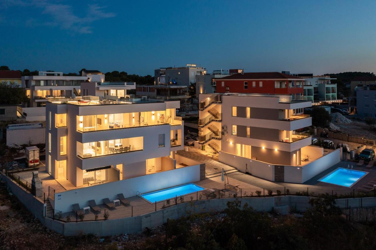 Apartment Alegria In Okrug With Heated Pool, Sea View, Jacuzzi, Wifi Trogir Exteriör bild