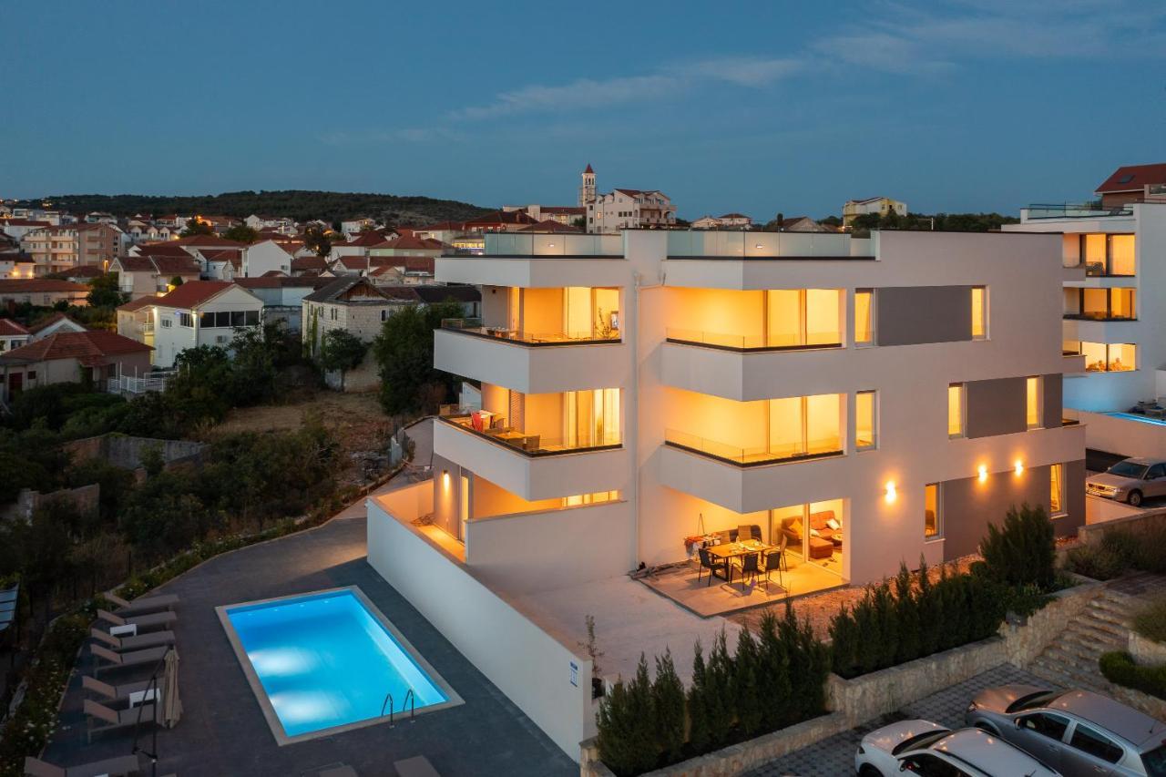 Apartment Alegria In Okrug With Heated Pool, Sea View, Jacuzzi, Wifi Trogir Exteriör bild
