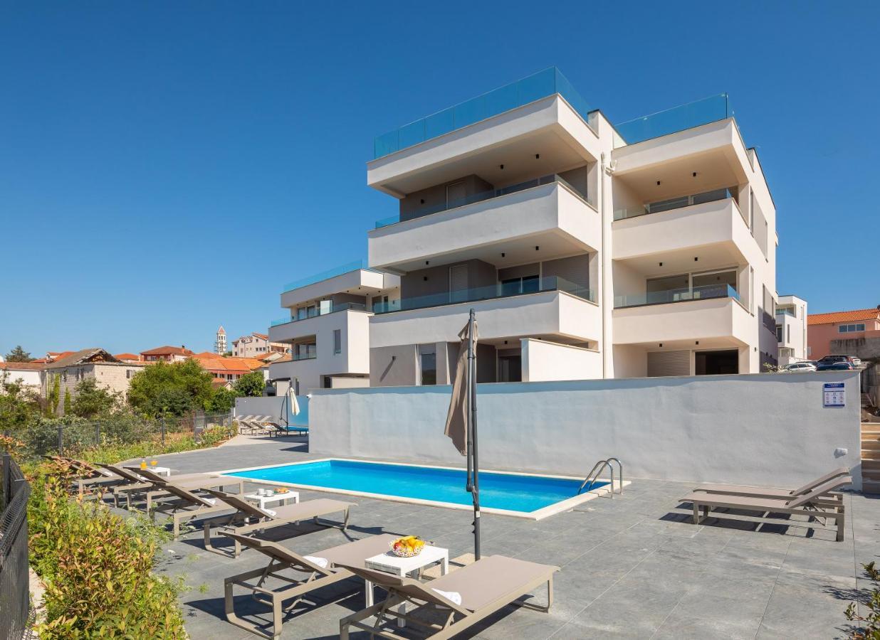 Apartment Alegria In Okrug With Heated Pool, Sea View, Jacuzzi, Wifi Trogir Exteriör bild