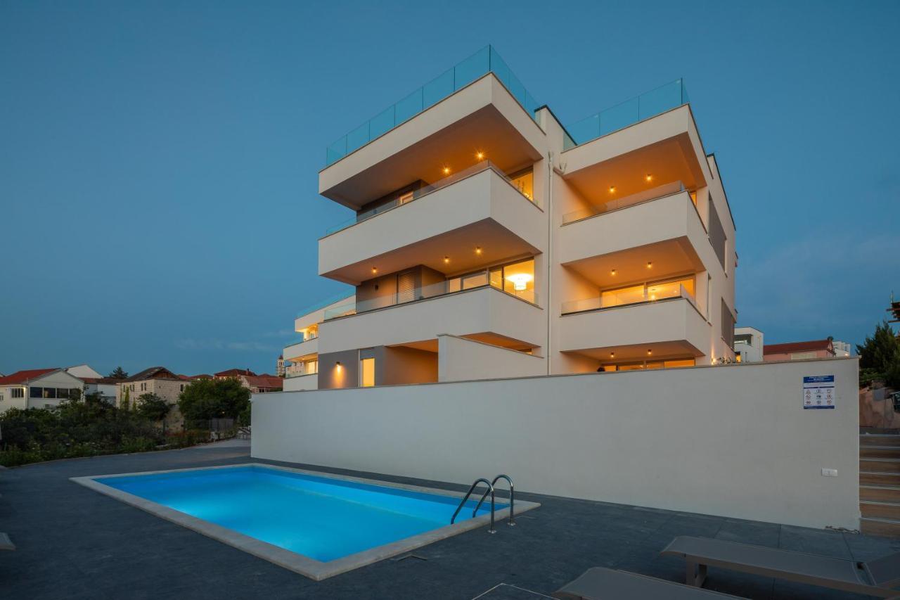 Apartment Alegria In Okrug With Heated Pool, Sea View, Jacuzzi, Wifi Trogir Exteriör bild