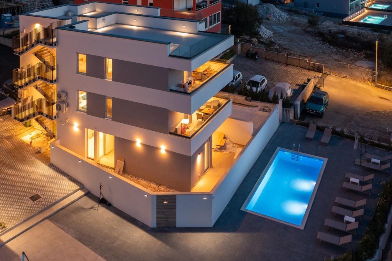 Apartment Alegria In Okrug With Heated Pool, Sea View, Jacuzzi, Wifi Trogir Exteriör bild