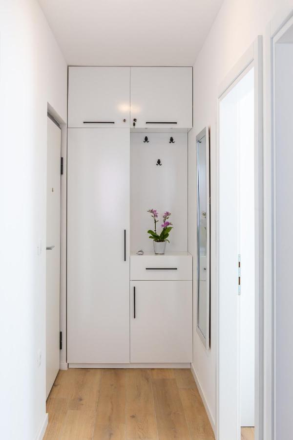Apartment Alegria In Okrug With Heated Pool, Sea View, Jacuzzi, Wifi Trogir Exteriör bild