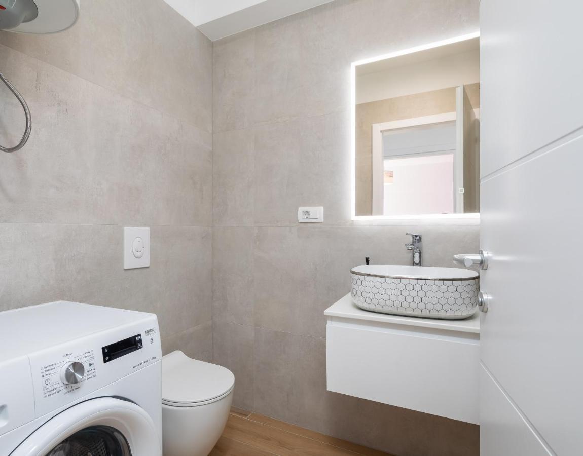 Apartment Alegria In Okrug With Heated Pool, Sea View, Jacuzzi, Wifi Trogir Exteriör bild