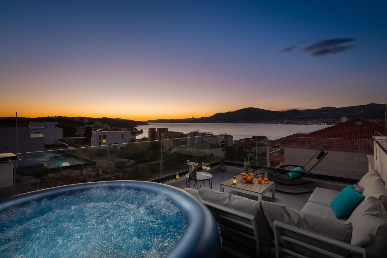 Apartment Alegria In Okrug With Heated Pool, Sea View, Jacuzzi, Wifi Trogir Exteriör bild